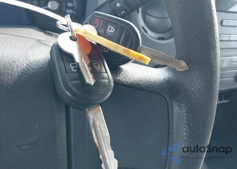 2011 Ford F-250 Xl z USA, uszkodzony, nr VIN 1FTBF2B62BEC37454